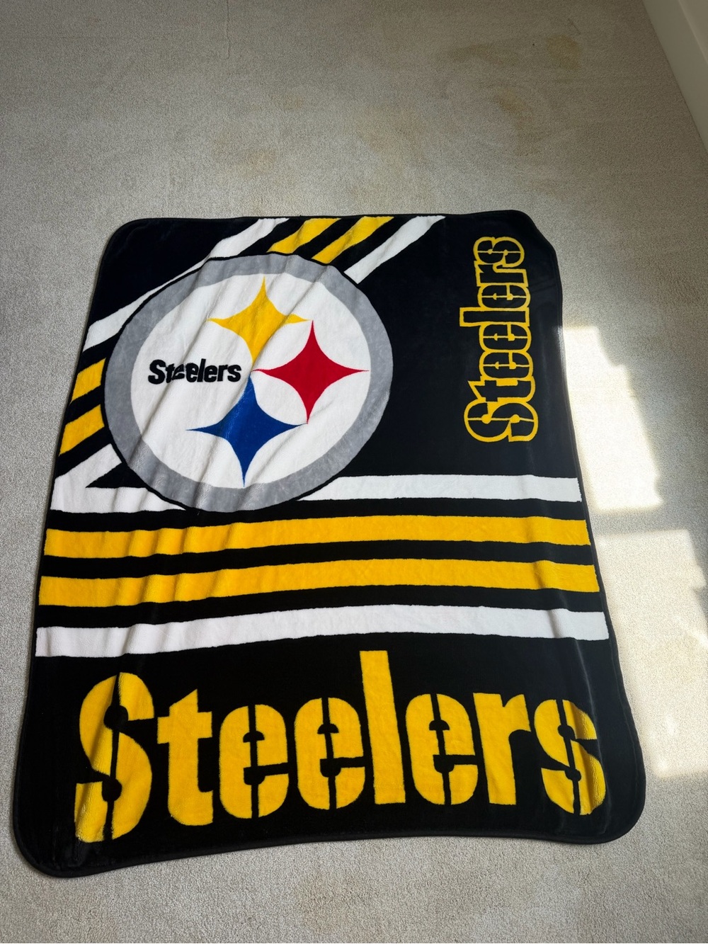 Pittsburgh Steelers Raschel Throw Blanket -
